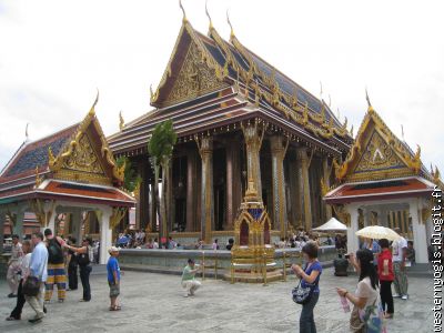 Le temple du Bouddha d'émeraude à Wat Phra Keo